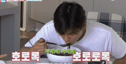 国产的 能推荐几部适合吃饭时看的综艺或者电视剧吗