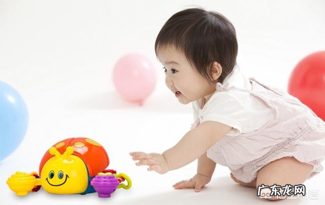 一周两个月的女宝16斤正常吗