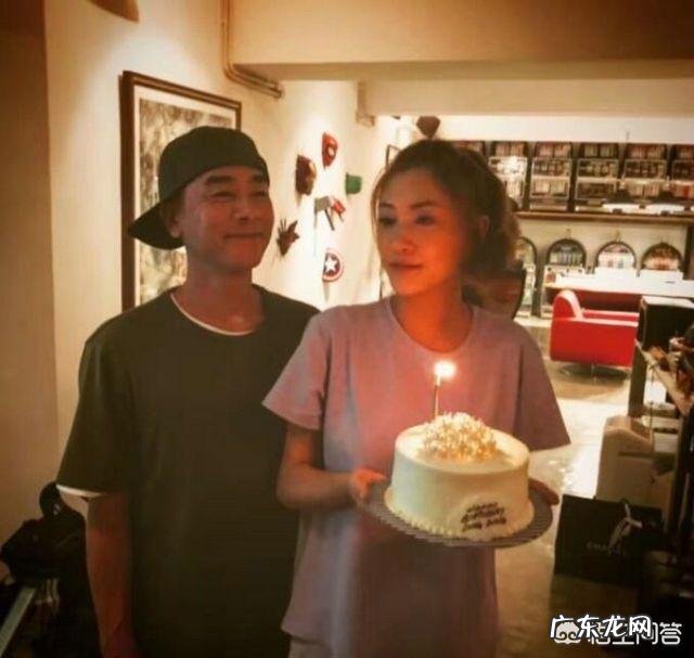 王源跟陈小春同框,能算出王源有多高吗