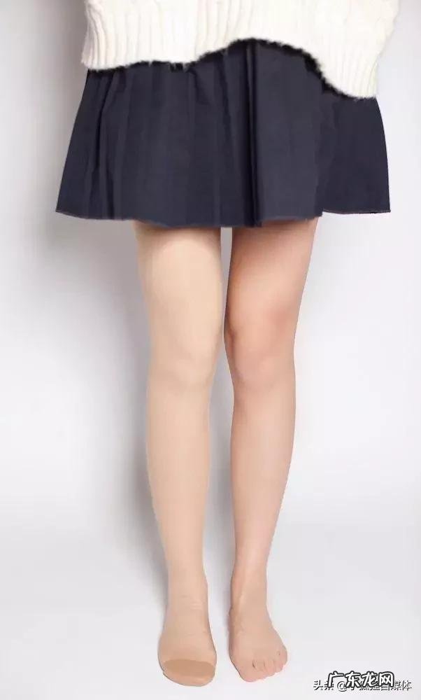 冬天穿光腿神器加上小裙子很暴露吗？怎么搭配？