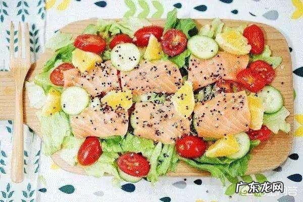 把鸡蛋煮在牛奶、豆浆里吃,健康吗