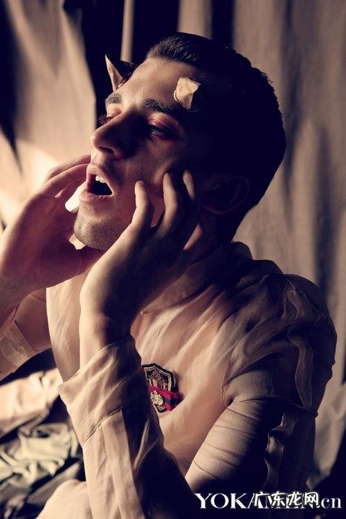 早上刮胡子好还是晚上刮胡子好