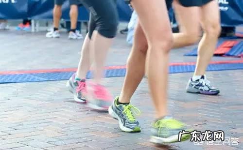 每天都跑步,脚踝疼,需要休息几天吗?