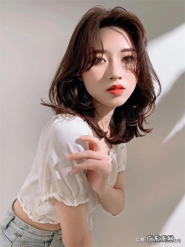 2022减龄最火发型 2022齐肩卷发流行发型