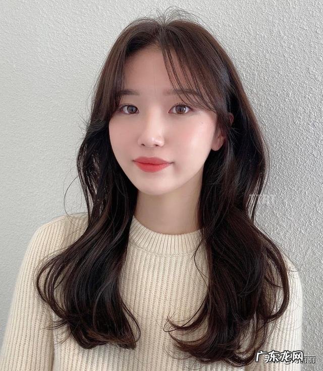 2022年女士流行超短发 2022年流行中短女发