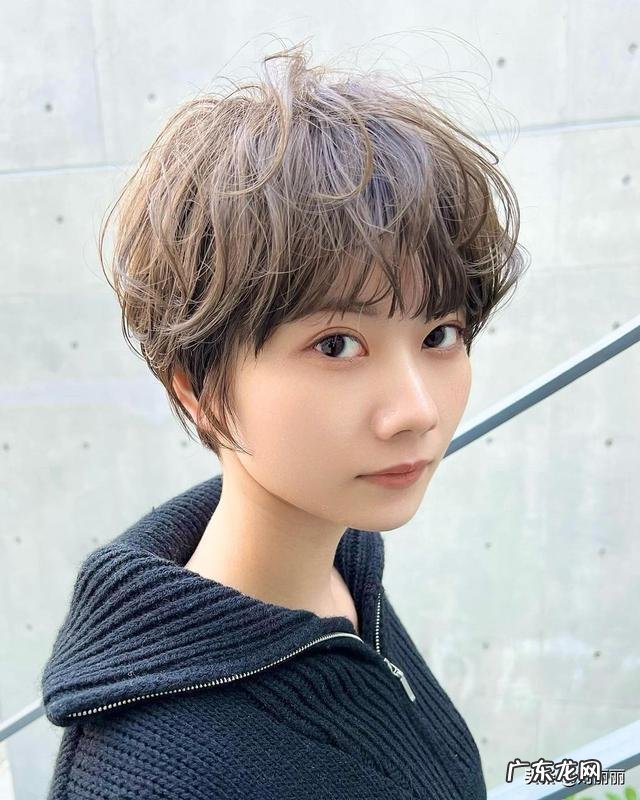 2022年女士流行超短发 2022年流行中短女发