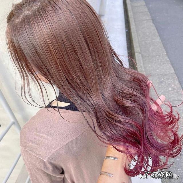 网红发型2022 2022最洋气中短烫染发型