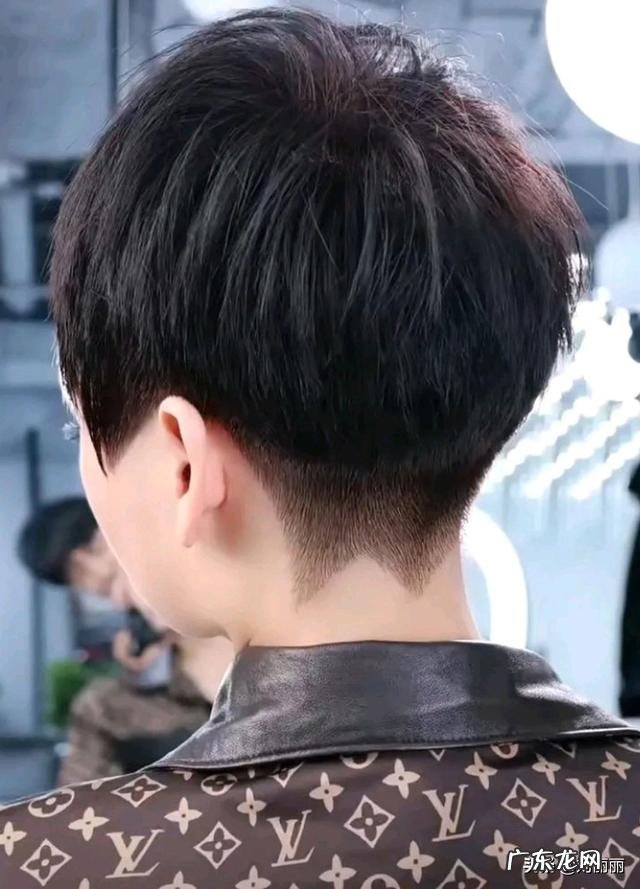 2022最火短烫发 发型女2022流行发型羊毛卷