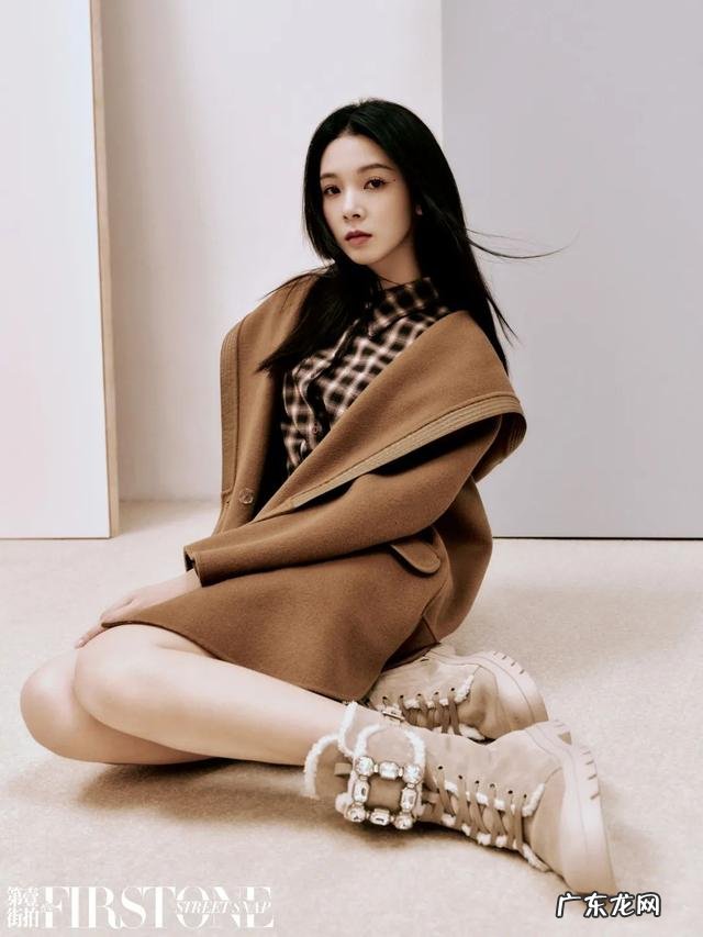 路人抓拍杨幂真实身材 杨幂绿色挑染公主切造型