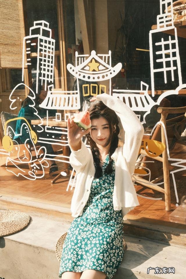 路人抓拍杨幂真实身材 杨幂绿色挑染公主切造型