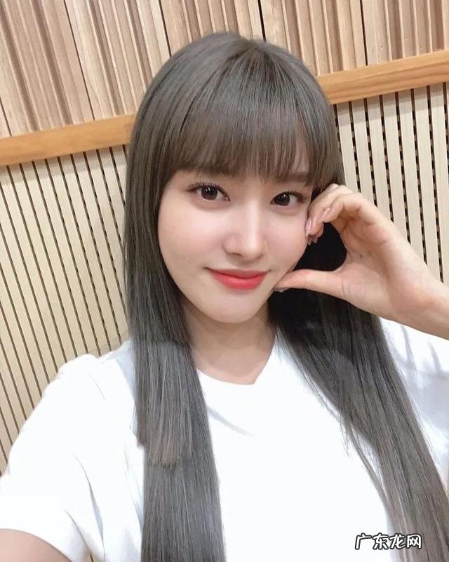 路人抓拍杨幂真实身材 杨幂绿色挑染公主切造型