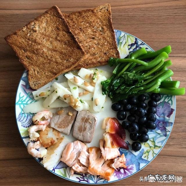 新人减肥增肌饮食 减肥增肌期间应该如何饮食搭配？