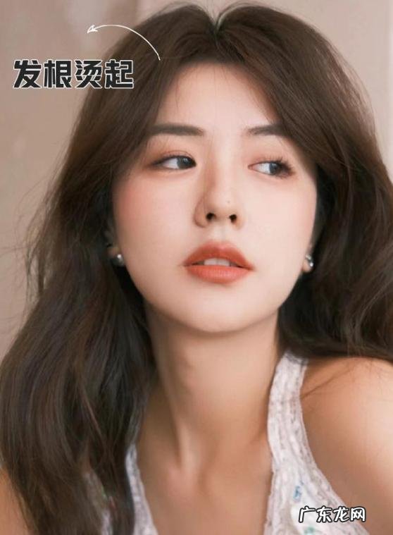 卷发减龄发型扎法 今年流行的卷发发型减龄