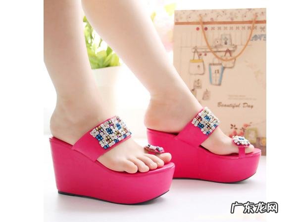 女生冬天该如何穿或搭配裙子？