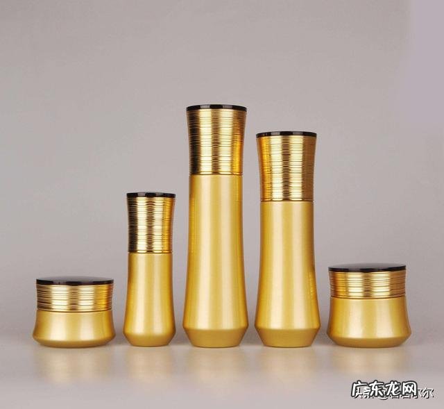 皮肤粗糙用什么护肤品好?