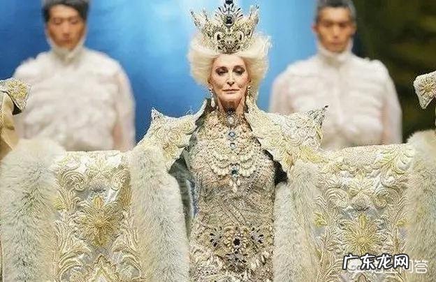 为什么卡门·戴尔·奥利菲斯86岁还能上T台