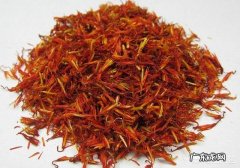 艾叶红花老姜益母草泡脚的功效 冬天用红花、艾叶、鸡血藤、益母草、生姜泡脚有哪些功效与