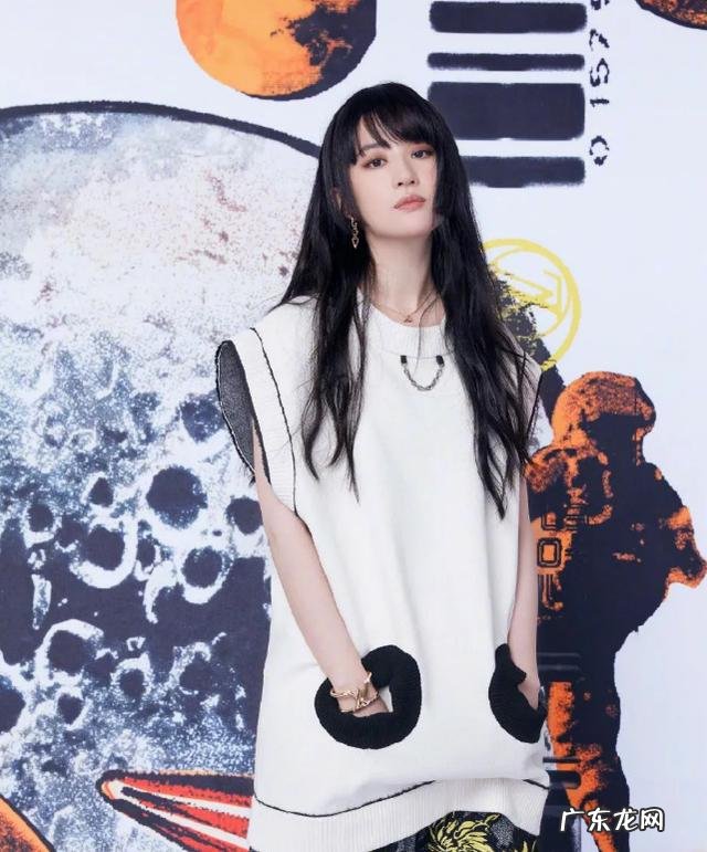 小头小脸的最佳发型 今年这6种发型正火减龄又显脸小