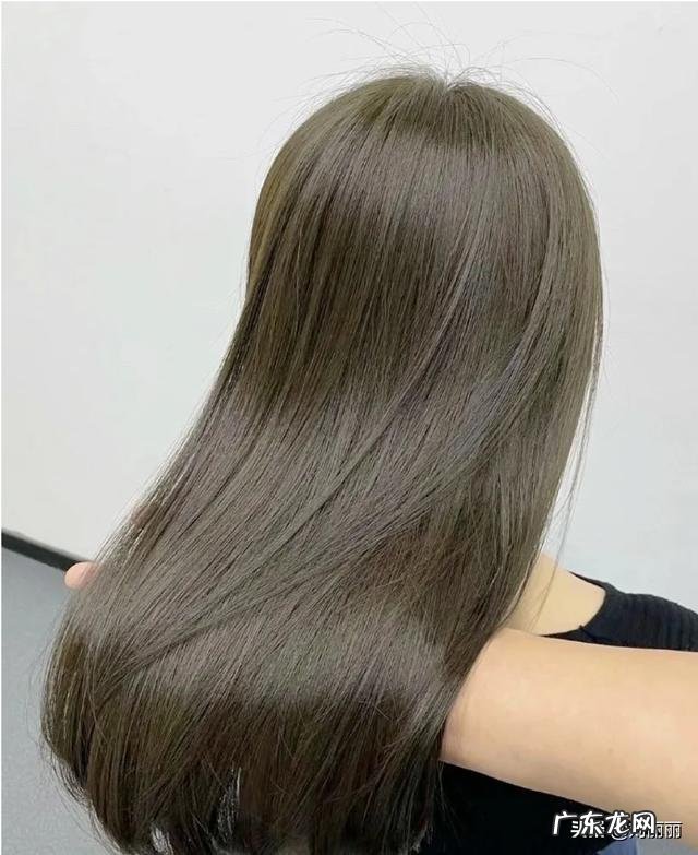 黑发中短发烫发 黑发烫发发型女短发