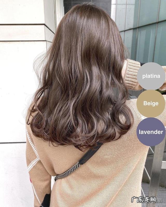 黑发中短发烫发 黑发烫发发型女短发