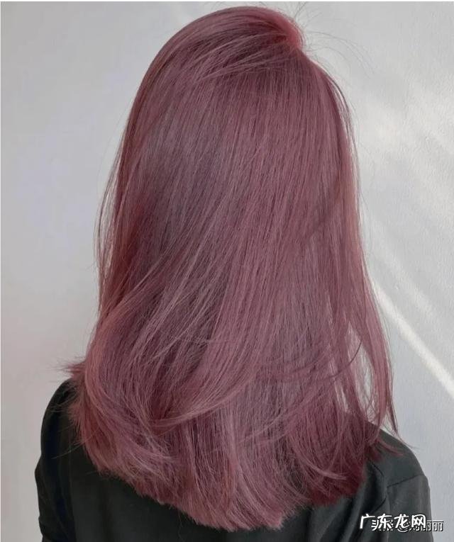 黑发中短发烫发 黑发烫发发型女短发