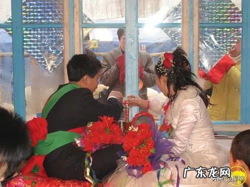 去旅游可以看出两个人合不合适 出去旅游时,怎么判断其他人是不是夫妻?