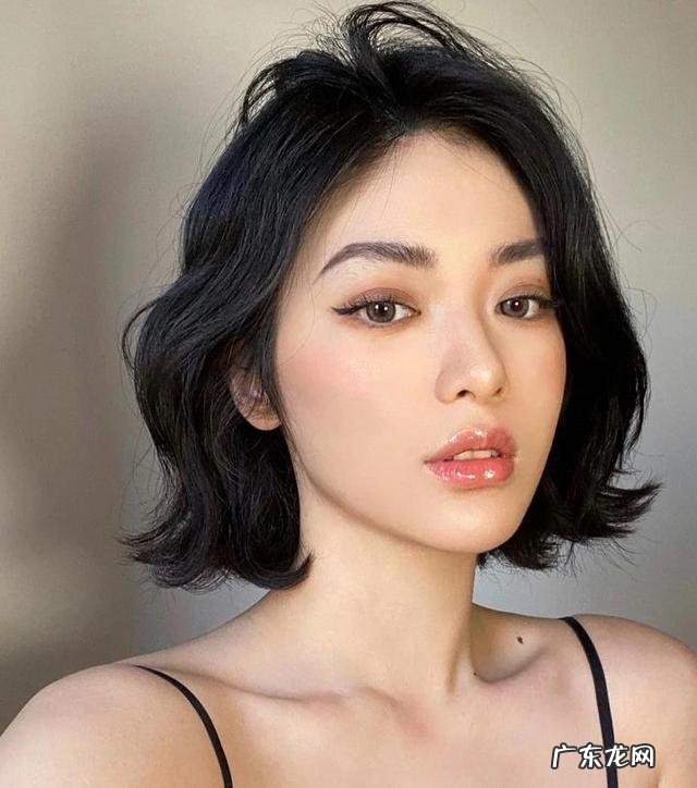 烫啥头发好看 过年了烫什么头发好看