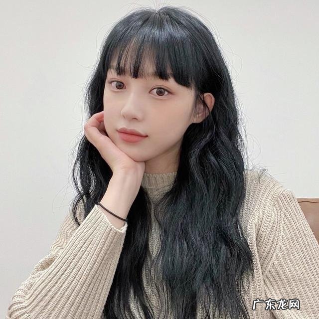 2022年最流行的中长发型烫发减龄 2020流行烫发图片中长发超卷发型