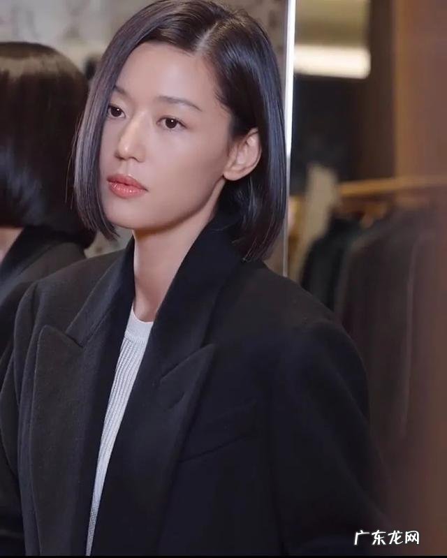 张雨绮长得好像宋慧乔 张雨绮宋仲基合影撞脸宋慧乔