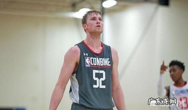 新疆又签约一位外援,米卡是怎么样的人物