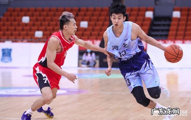 28投狂砍52分!CBA最强二轮新秀,谁还敢说他是菜鸟?