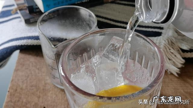 还记得你小时候的学费是多少钱吗?