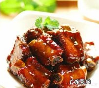 猪棒骨能和鸡腿一起炖吗？