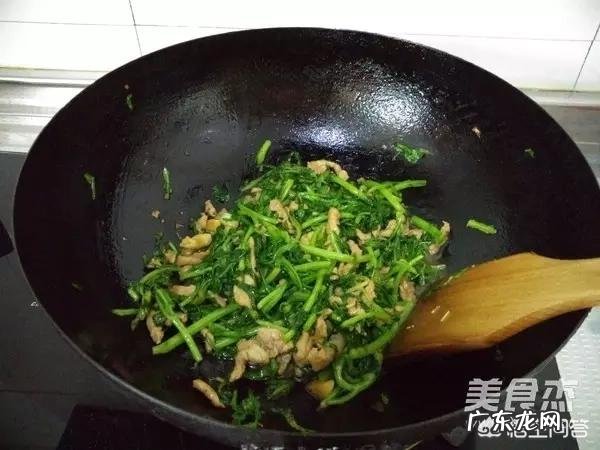 茼蒿有什么营养价值？什么人不适合吃茼蒿吗？