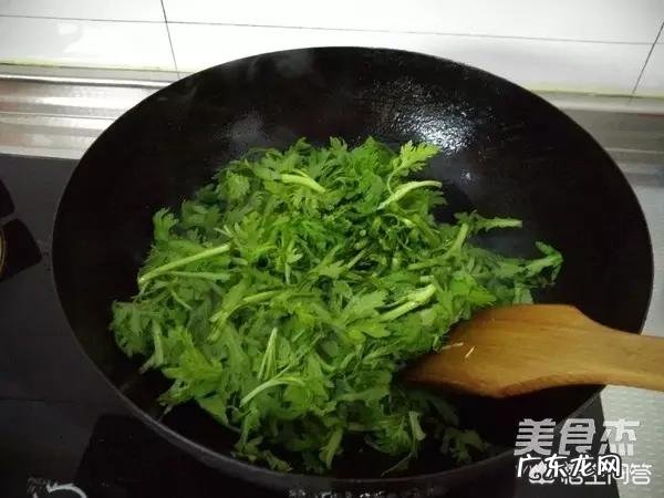 茼蒿有什么营养价值？什么人不适合吃茼蒿吗？