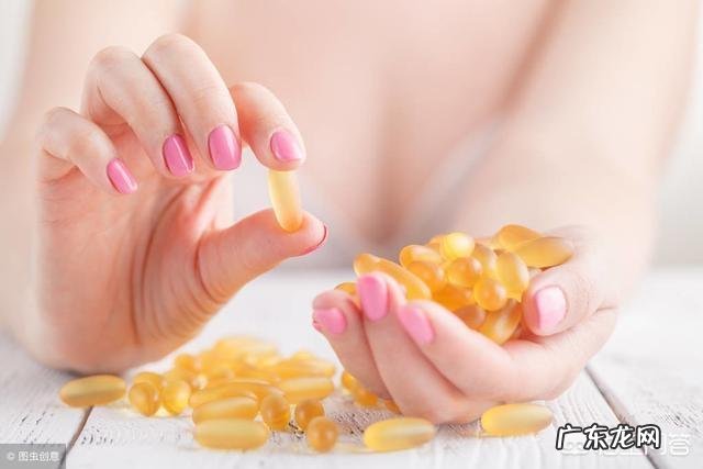 脚后跟疼痛干裂脱皮什么原因怎么回事?