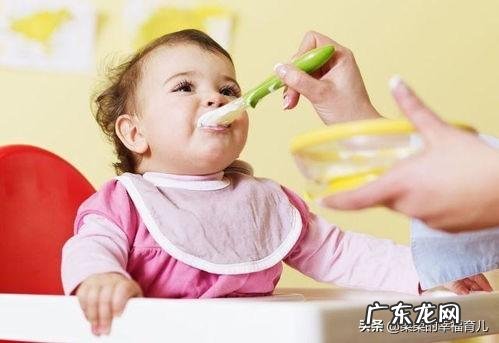 两岁小孩吃饭要看手机如何戒掉?