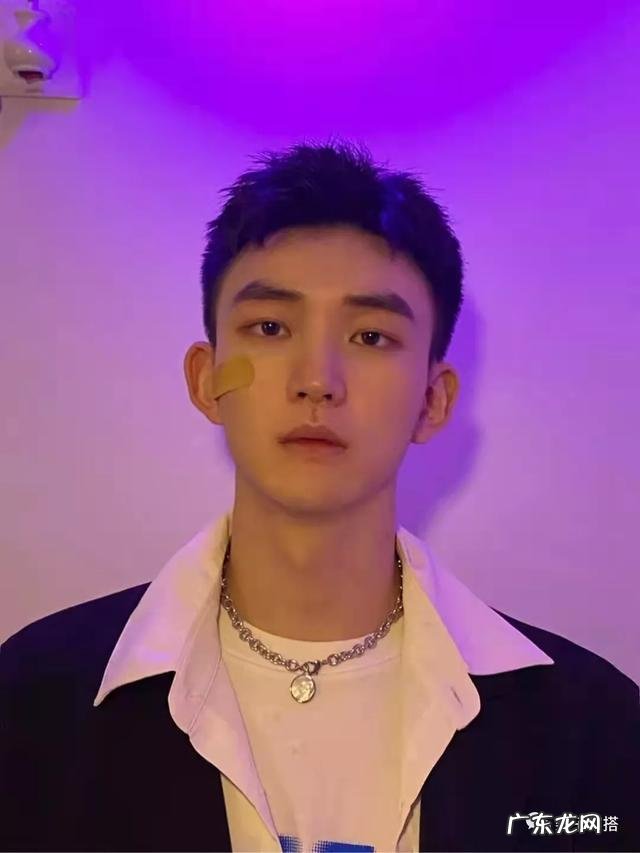 2022最火短烫发 2022流行的发型减龄