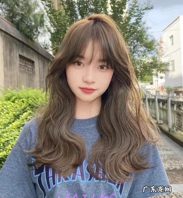 2022年的发型颜色 发色2022年最火发型