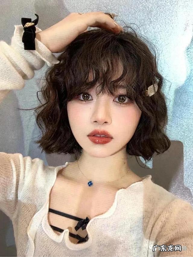 显年轻洋气的烫短发 2022最洋气的减龄烫卷短发