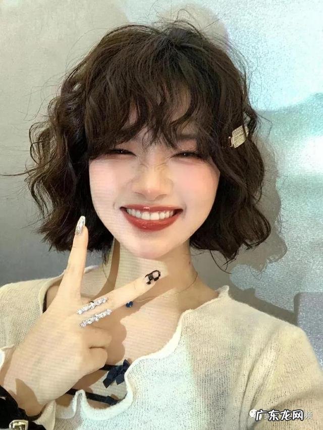 显年轻洋气的烫短发 2022最洋气的减龄烫卷短发