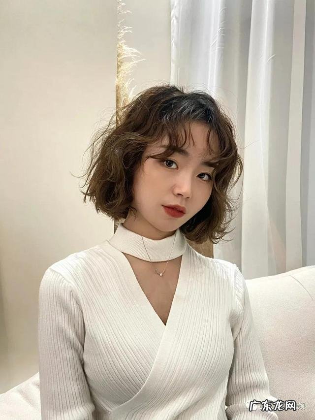 显年轻洋气的烫短发 2022最洋气的减龄烫卷短发