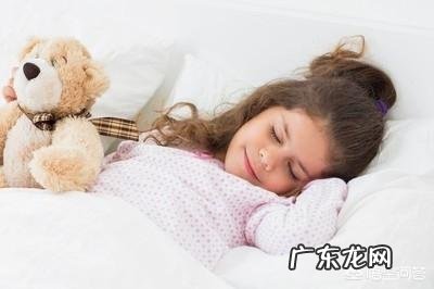 2岁的宝宝睡眠质量不好,怎样才能让宝宝养成良好的睡眠习惯呢?