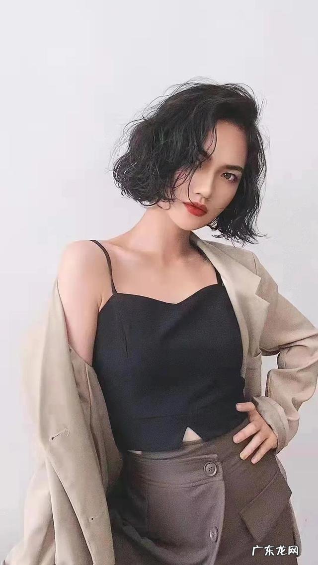 港风慵懒复古短发 2022慵懒法式港风中短发