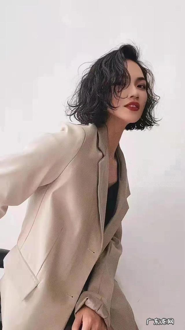 港风慵懒复古短发 2022慵懒法式港风中短发