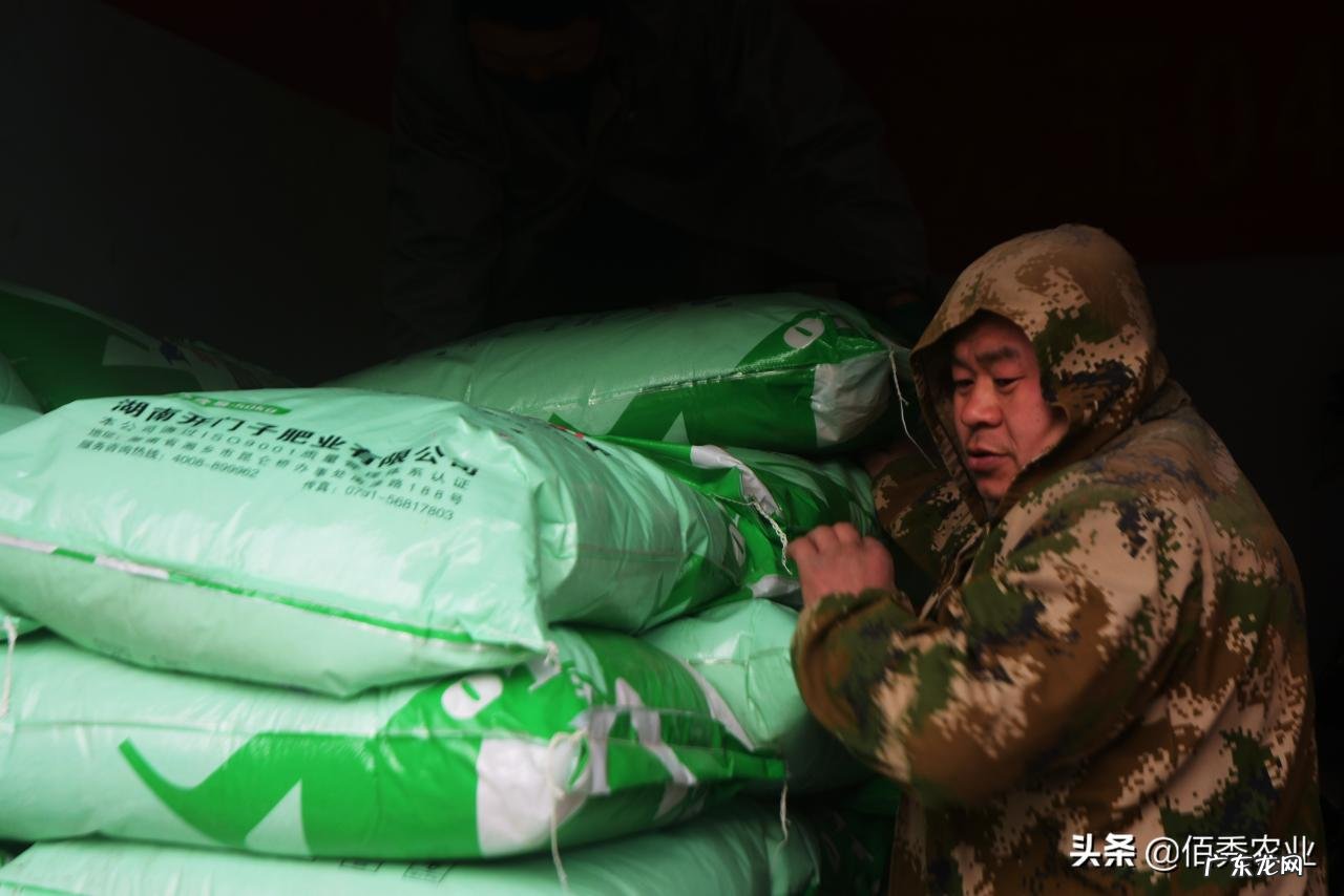 今年春耕化肥依旧高价,会影响农民种植积极性吗?这个问题咋解决