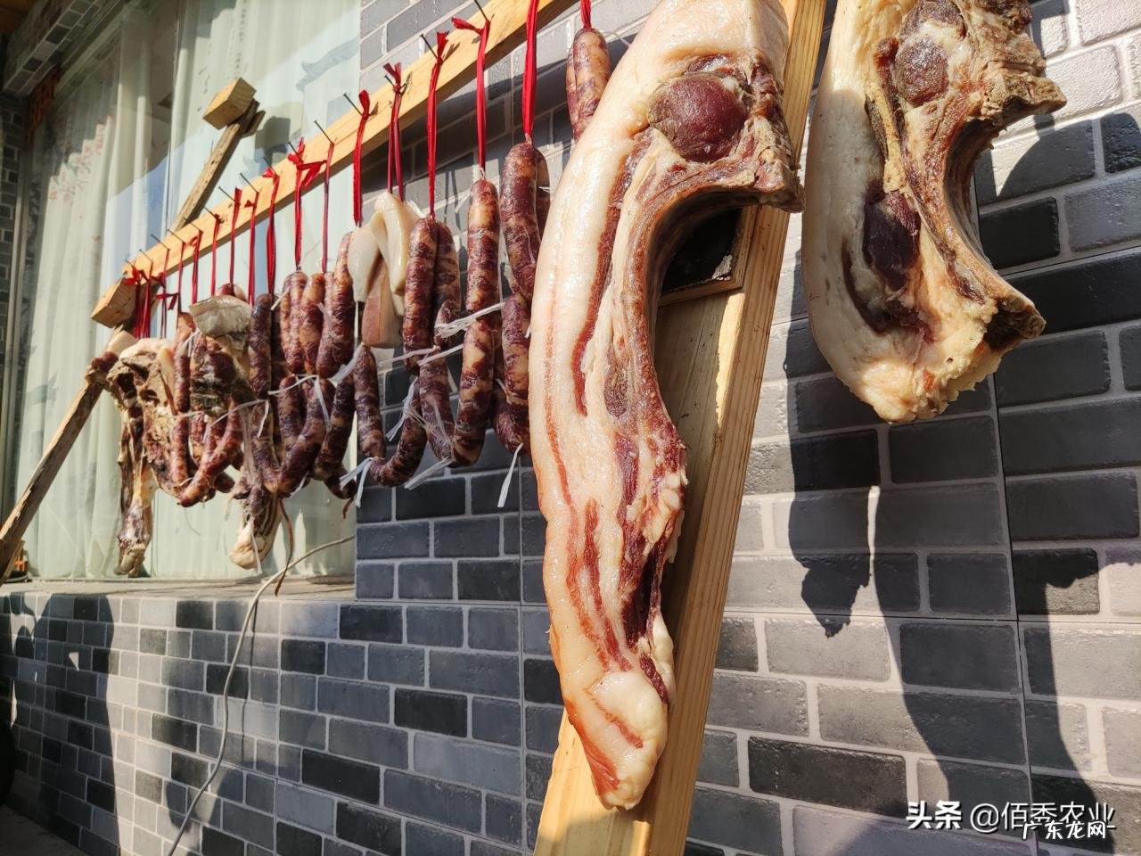 临近春节，猪价不升反降，是什么原因所致，年底还会上涨吗？