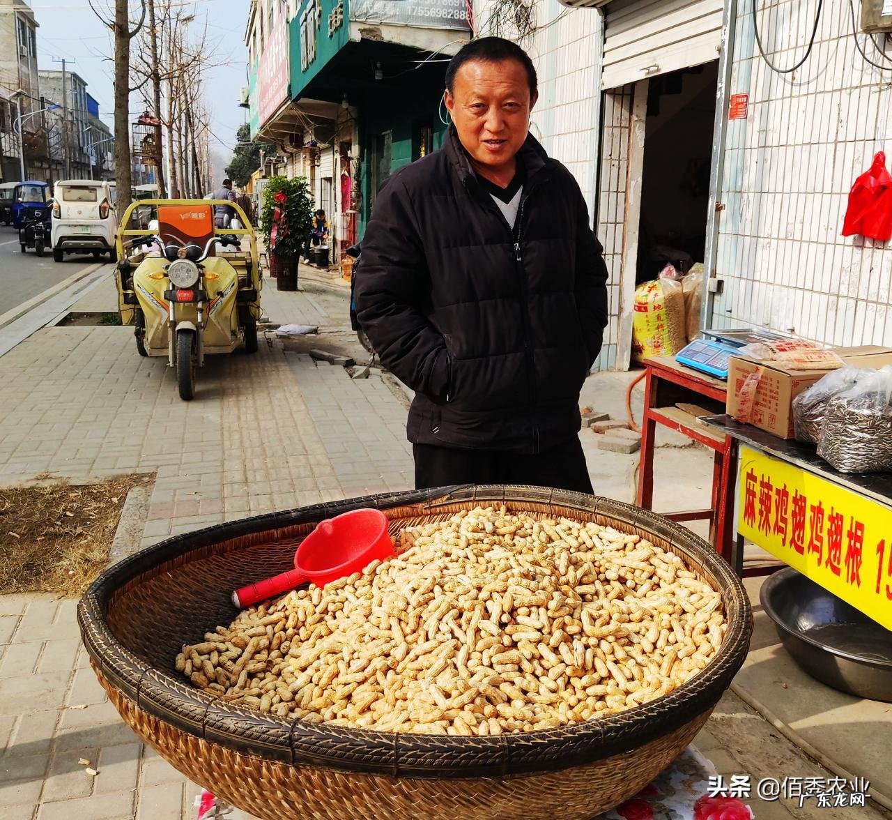 农民集市上摆摊卖炒货,一年只做30天好生意,利润颇丰过“肥年”