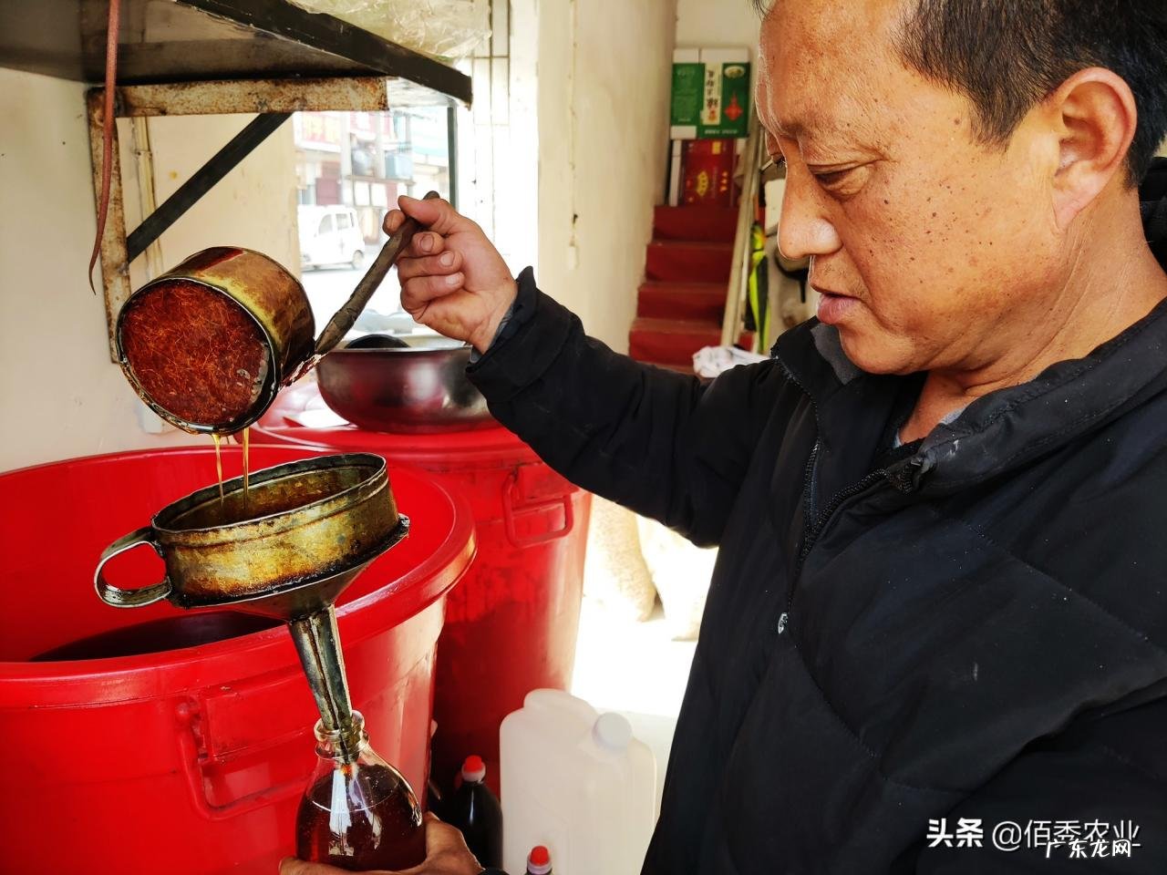 农民集市上摆摊卖炒货,一年只做30天好生意,利润颇丰过“肥年”