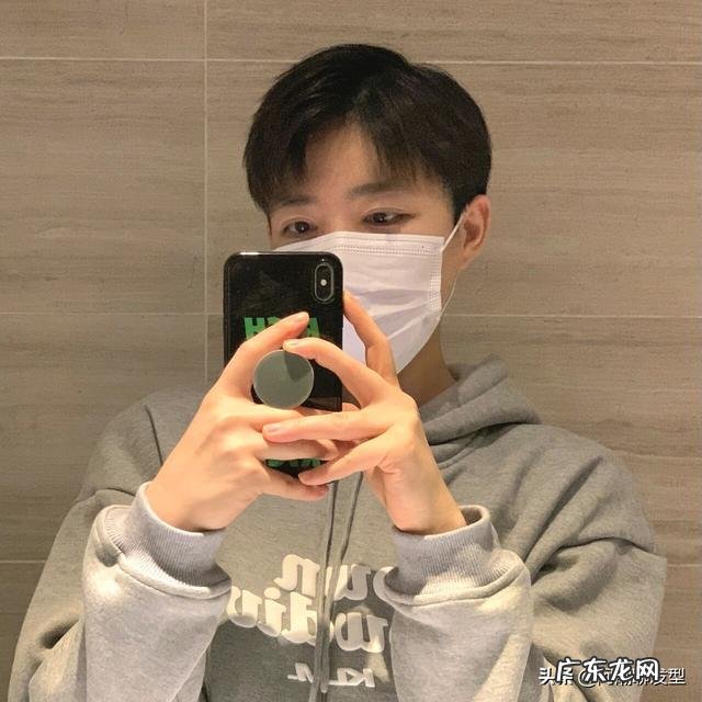 2022圆脸最火发型 2022圆脸减龄最新发型